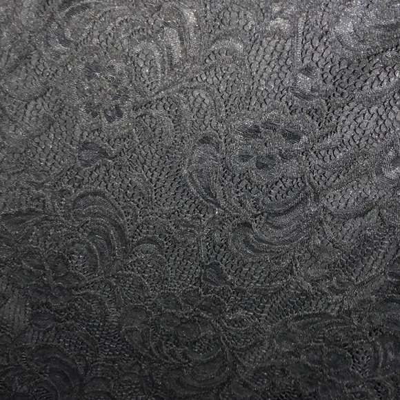 Fitted off the shoulders black dress - Picture 3 of 5